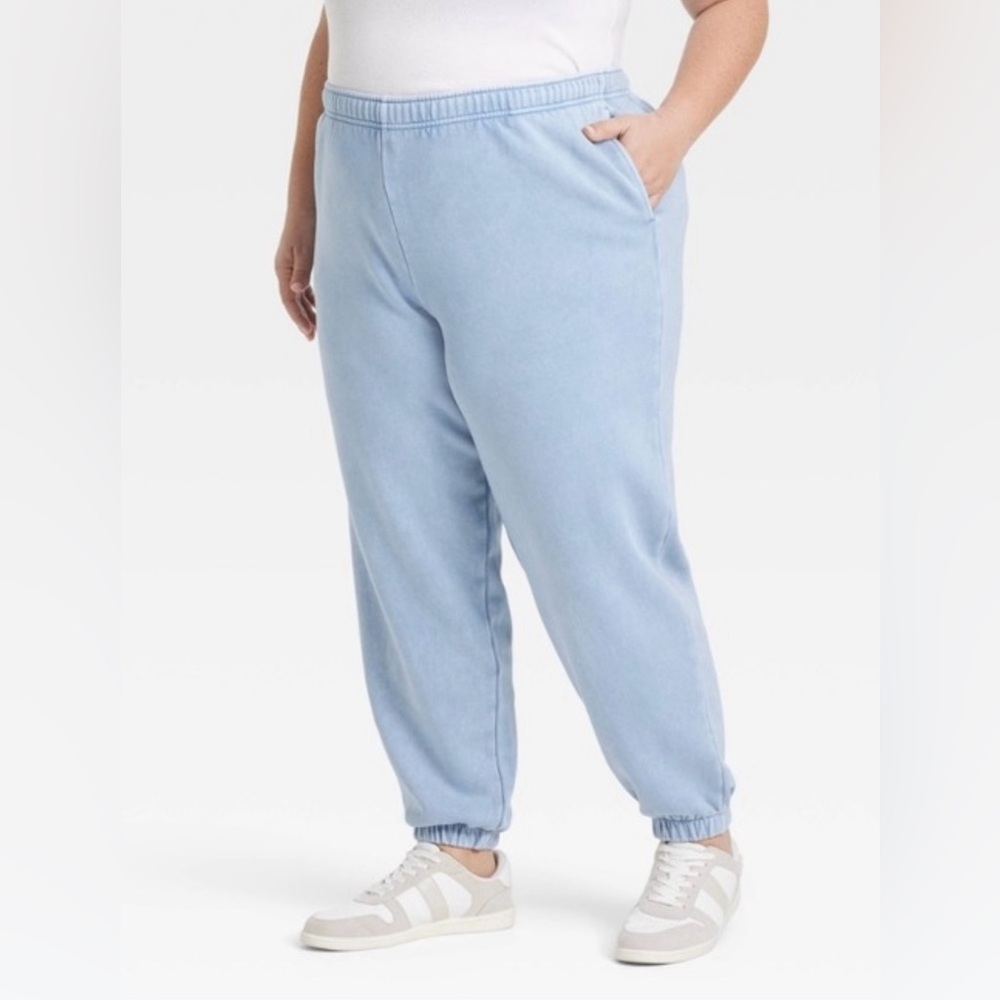 Universal Thread Women's Leisure Studio Mid-Rise Fleece Essential Joggers Blue S